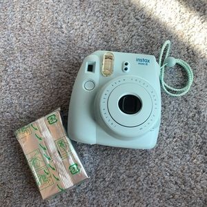❗️SOLD❗️Blue polaroid camera with film